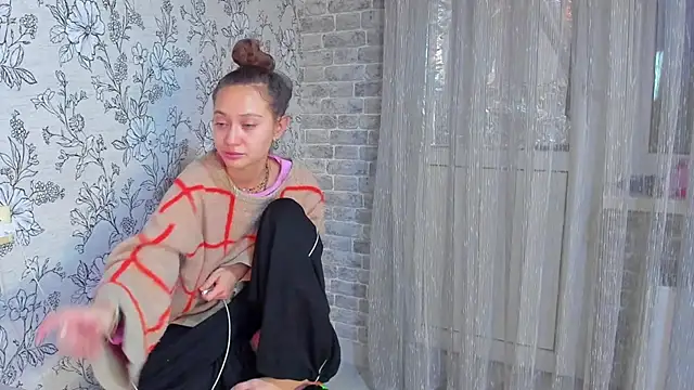 EllaSky xoxo online show from 12/17/25, 08:48