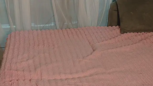 Snapshot of Starstormy chatting on 12/16/25, 06:18 Starstormy online show from 12/16/25, 06:18