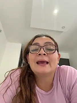 Snapshot of AntonellaAlondra4 chatting on 05/02/26, 02:33 AntonellaAlondra4 online show from 05/02/26, 02:33