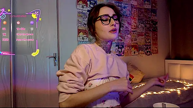 Snapshot of Milky_way_UwU chatting on 11/23/25, 11:37 Milky way UwU online show from 11/23/25, 11:37