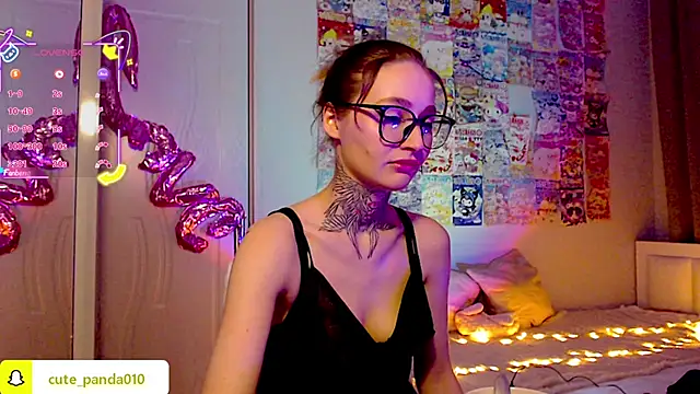 Snapshot of Milky_way_UwU chatting on 02/22/26, 01:18 Milky way UwU online show from 02/22/26, 01:18