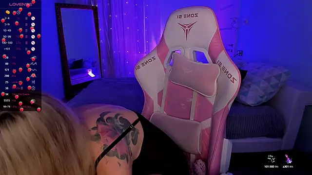 AdeleRoberts online show from 10/06/25, 02:09