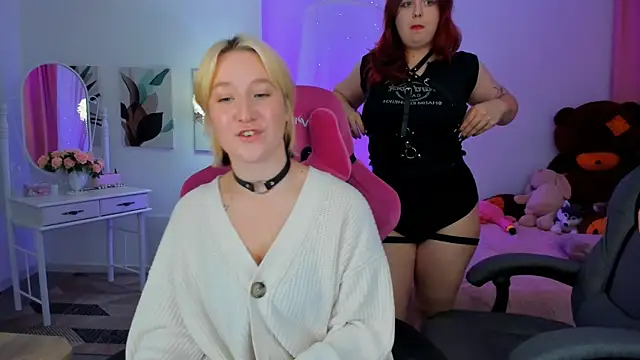 NielletaBlossom online show from 10/12/25, 02:43