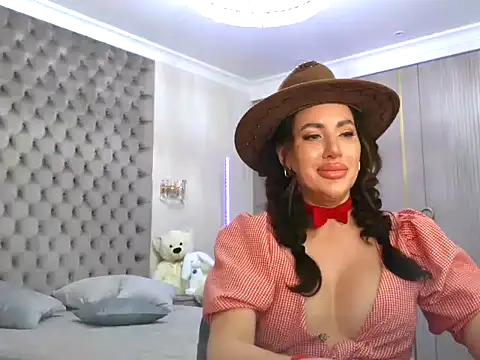 TianaPosh online show from 02/14/25, 11:53