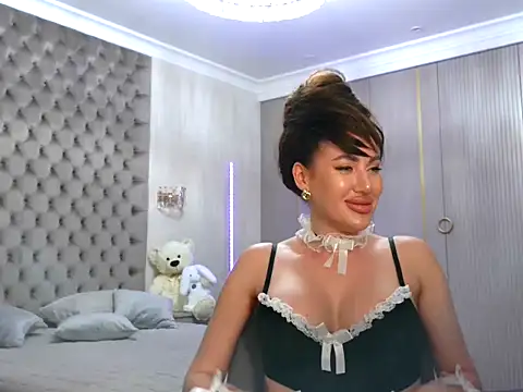 TianaPosh online show from 02/20/25, 02:40