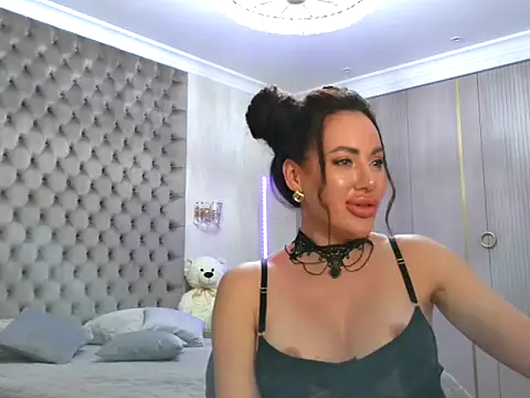 TianaPosh online show from 03/15/25, 03:29