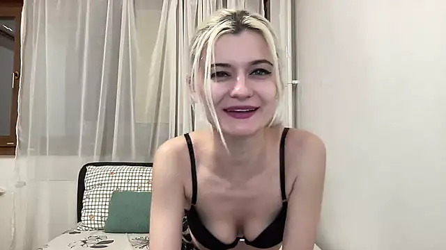 Snapshot of Onika_Love chatting on 04/25/26, 10:40 Onika Love online show from 04/25/26, 10:40