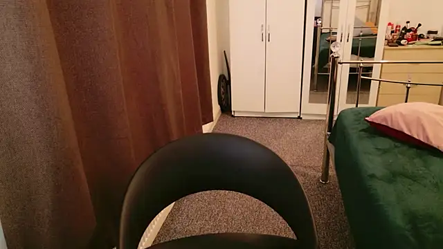 karlaolivia online show from 06/18/26, 09:14