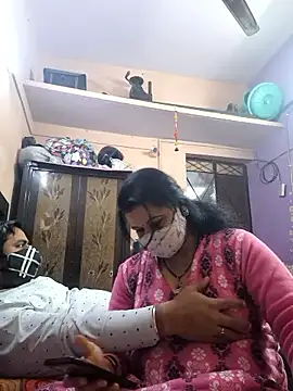 Snapshot of bobbyronak chatting on 01/12/26, 06:57 bobbyronak online show from 01/12/26, 06:57