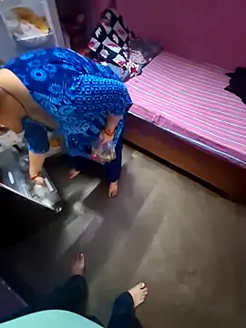 Snapshot of bobbyronak chatting on 02/17/26, 06:43 bobbyronak online show from 02/17/26, 06:43