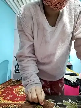 Snapshot of Kashish_SC chatting on 12/12/24, 01:10 Kashish SC online show from 12/12/24, 01:10