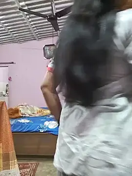 Snapshot of Kashish_SC chatting on 02/18/25, 11:52 Kashish SC online show from 02/18/25, 11:52