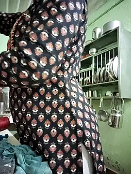 Snapshot of Kashish_SC chatting on 03/10/25, 02:37 Kashish SC online show from 03/10/25, 02:37