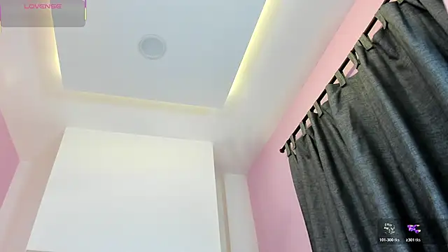 nicolle pierce online show from 05/04/26, 01:18