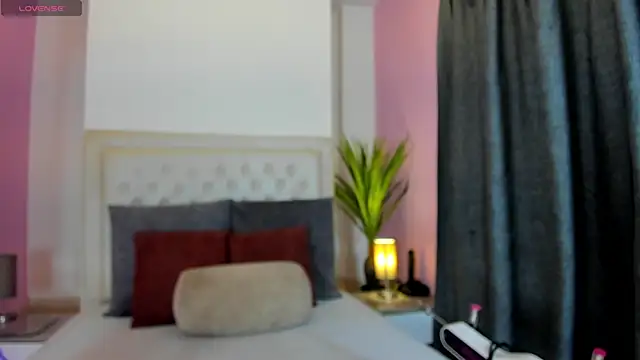 nicolle pierce online show from 05/12/26, 12:13