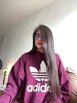 Snapshot of MariaIsabella8 chatting on 03/06/25, 02:08 MariaIsabella8 online show from 03/06/25, 02:08