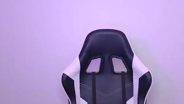 Snapshot of KLEOKILLS chatting on 10/04/25, 03:10 KLEOKILLS online show from 10/04/25, 03:10