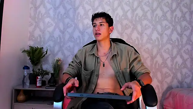 Dorianmistery2322  online show from 12/17/24, 10:23