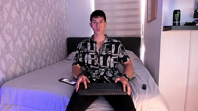 Dorianmistery2322  online show from 02/07/25, 03:41