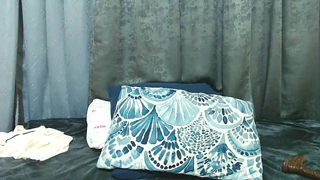 kittykhloe22 online show from 06/08/26, 01:28