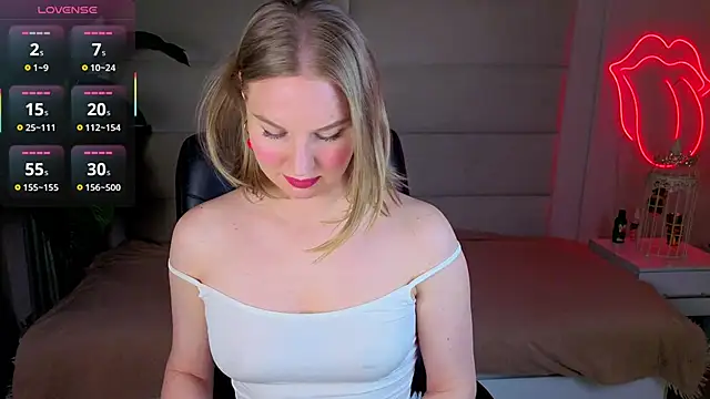 Snapshot of Angel_Nikole chatting on 02/23/26, 01:47 Angel Nikole online show from 02/23/26, 01:47