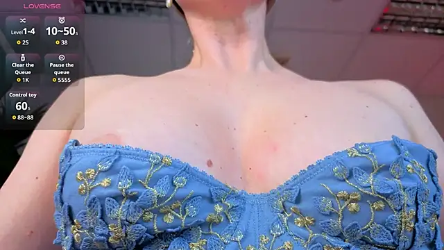 Snapshot of Angel_Nikole chatting on 03/09/26, 01:42 Angel Nikole online show from 03/09/26, 01:42