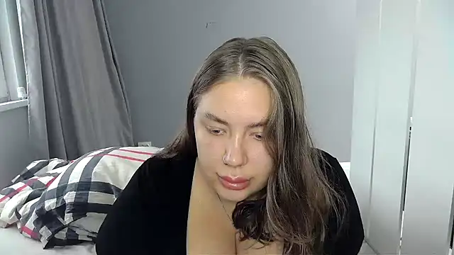 Snapshot of 96CHloe96 chatting on 12/02/24, 05:26 96CHloe96 online show from 12/02/24, 05:26