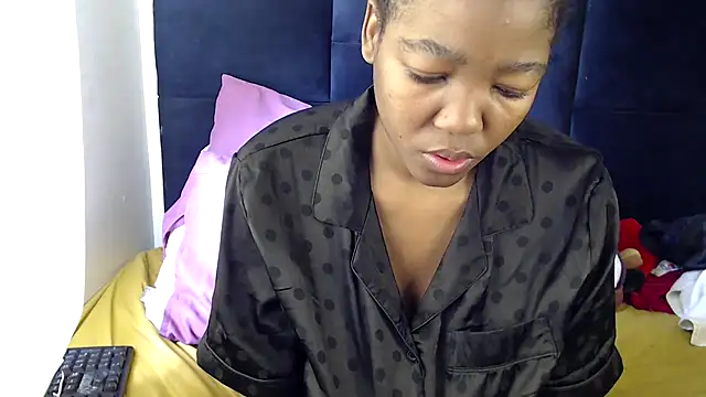 Snapshot of Busty-Londie chatting on 11/01/25, 11:23 Busty-Londie online show from 11/01/25, 11:23