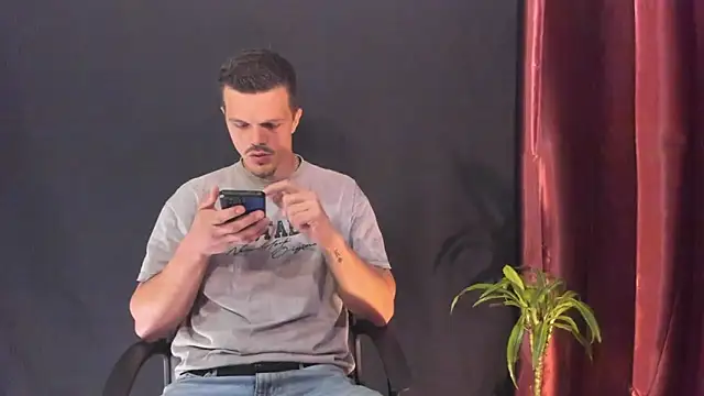 Snapshot of DonyBrown chatting on 03/13/26, 06:31 DonyBrown online show from 03/13/26, 06:31