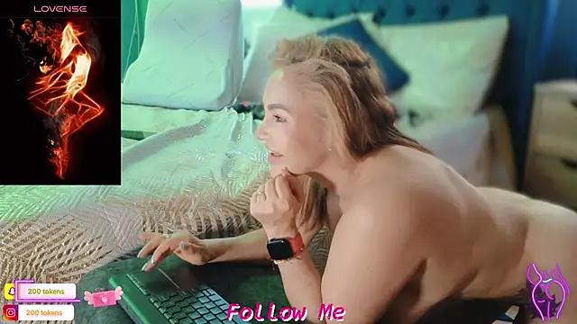 QueenYsuRey online show from 03/04/25, 09:54