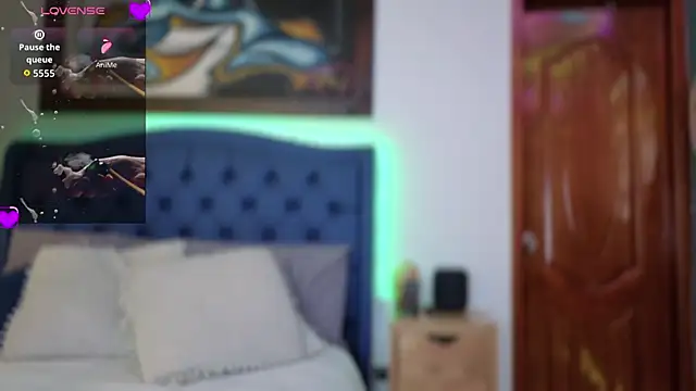 QueenYsuRey online show from 10/16/25, 05:03