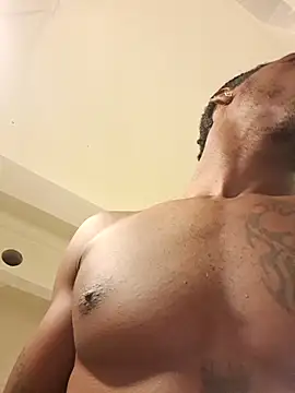 Snapshot of pikolo97 chatting on 10/16/25, 09:32 pikolo97 online show from 10/16/25, 09:32