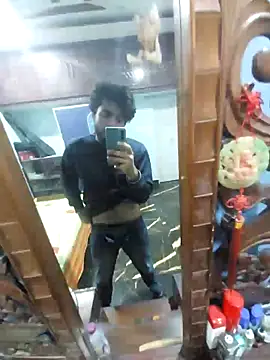 Snapshot of Dexiboy chatting on 02/01/25, 10:48 Dexiboy online show from 02/01/25, 10:48