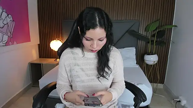 Snapshot of dulce_natyy chatting on 02/05/25, 02:19 dulce natyy online show from 02/05/25, 02:19
