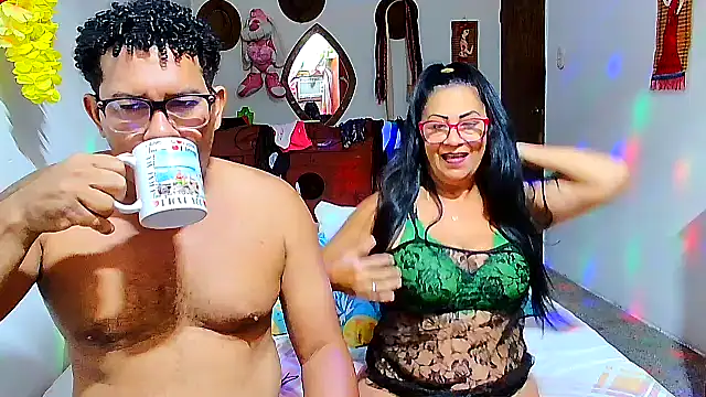 Snapshot of rosi_pamela chatting on 01/31/26, 07:23 rosi pamela online show from 01/31/26, 07:23