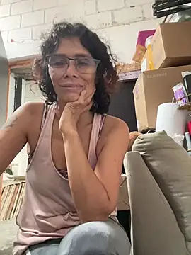 MireyaTorresGu online show from 06/15/26, 12:40