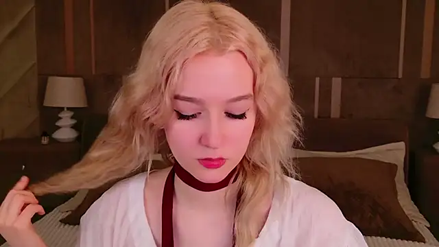 Snapshot of NaomiLoys chatting on 03/22/25, 07:09 NaomiLoys online show from 03/22/25, 07:09