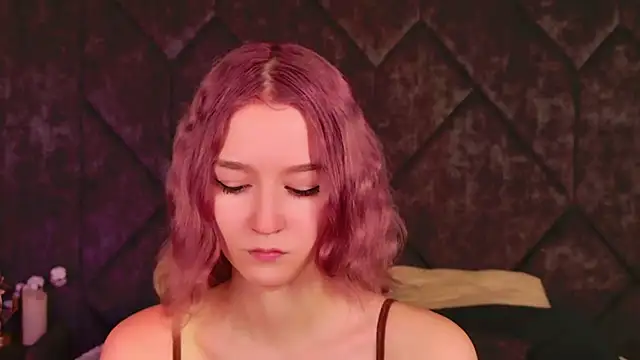 Snapshot of NaomiLoys chatting on 10/02/25, 05:47 NaomiLoys online show from 10/02/25, 05:47