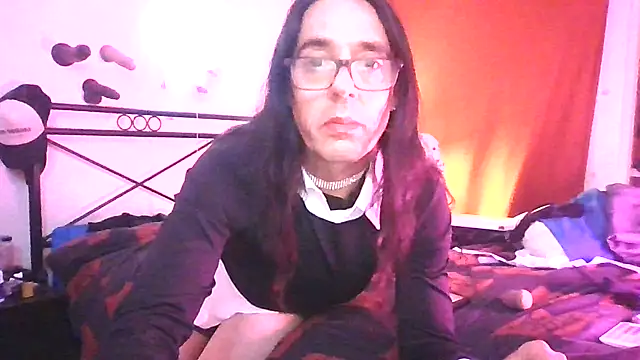 Snapshot of ingrid1982 chatting on 09/13/25, 04:18 ingrid1982 online show from 09/13/25, 04:18