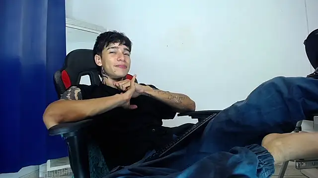 Zacktk7 online show from 12/20/24, 02:08