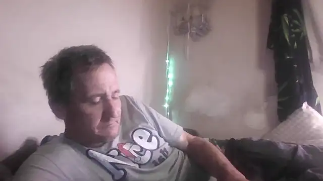 Snapshot of George48 chatting on 11/29/25, 06:16 George48 online show from 11/29/25, 06:16