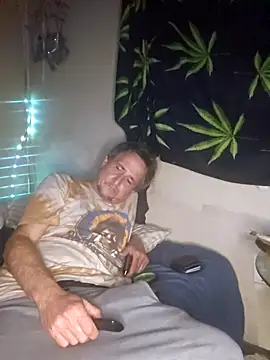 Snapshot of George48 chatting on 12/16/25, 05:45 George48 online show from 12/16/25, 05:45