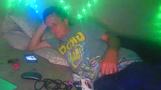 Snapshot of George48 chatting on 12/19/25, 03:41 George48 online show from 12/19/25, 03:41