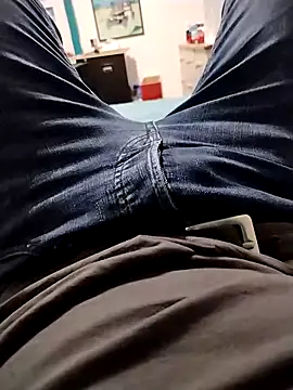 JulesG18 online show from 04/22/26, 08:10