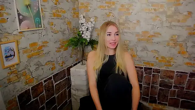 Queen ofLove online show from 02/13/25, 03:14