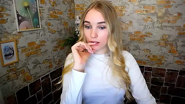 Queen ofLove online show from 02/18/25, 05:10