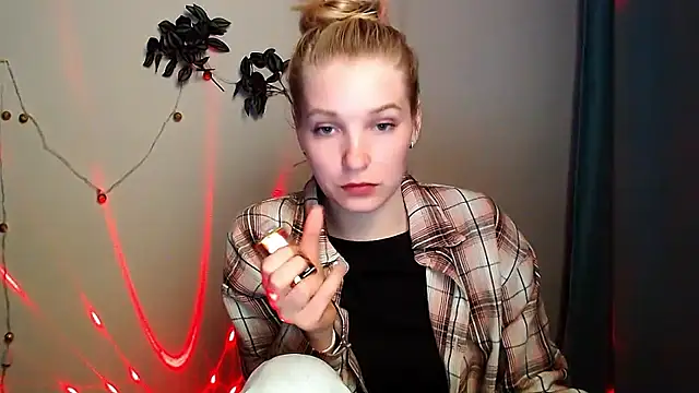 Queen ofLove online show from 05/02/26, 05:29