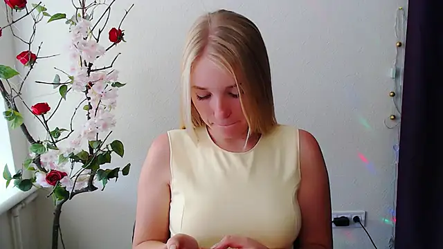 Queen ofLove online show from 06/20/26, 12:41
