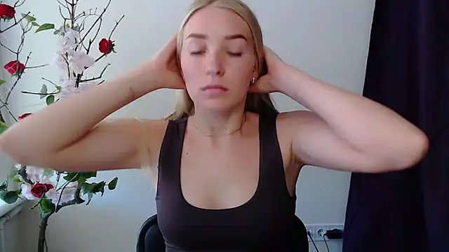 Queen ofLove online show from 06/25/26, 07:13