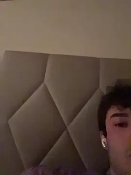 Snapshot of WillfulSurfer chatting on 04/15/26, 09:48 WillfulSurfer online show from 04/15/26, 09:48